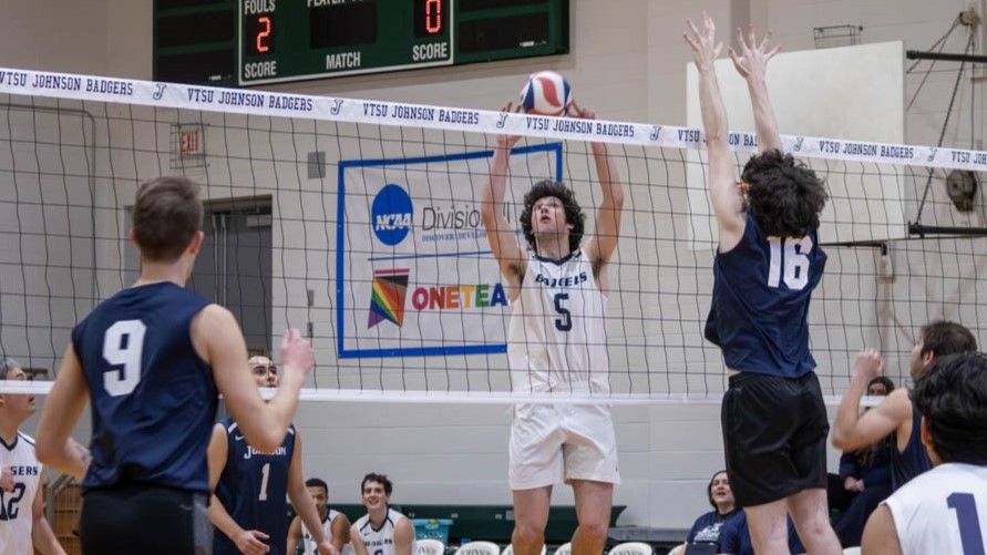 Johnson Keeps Sage Close in Doubleheader